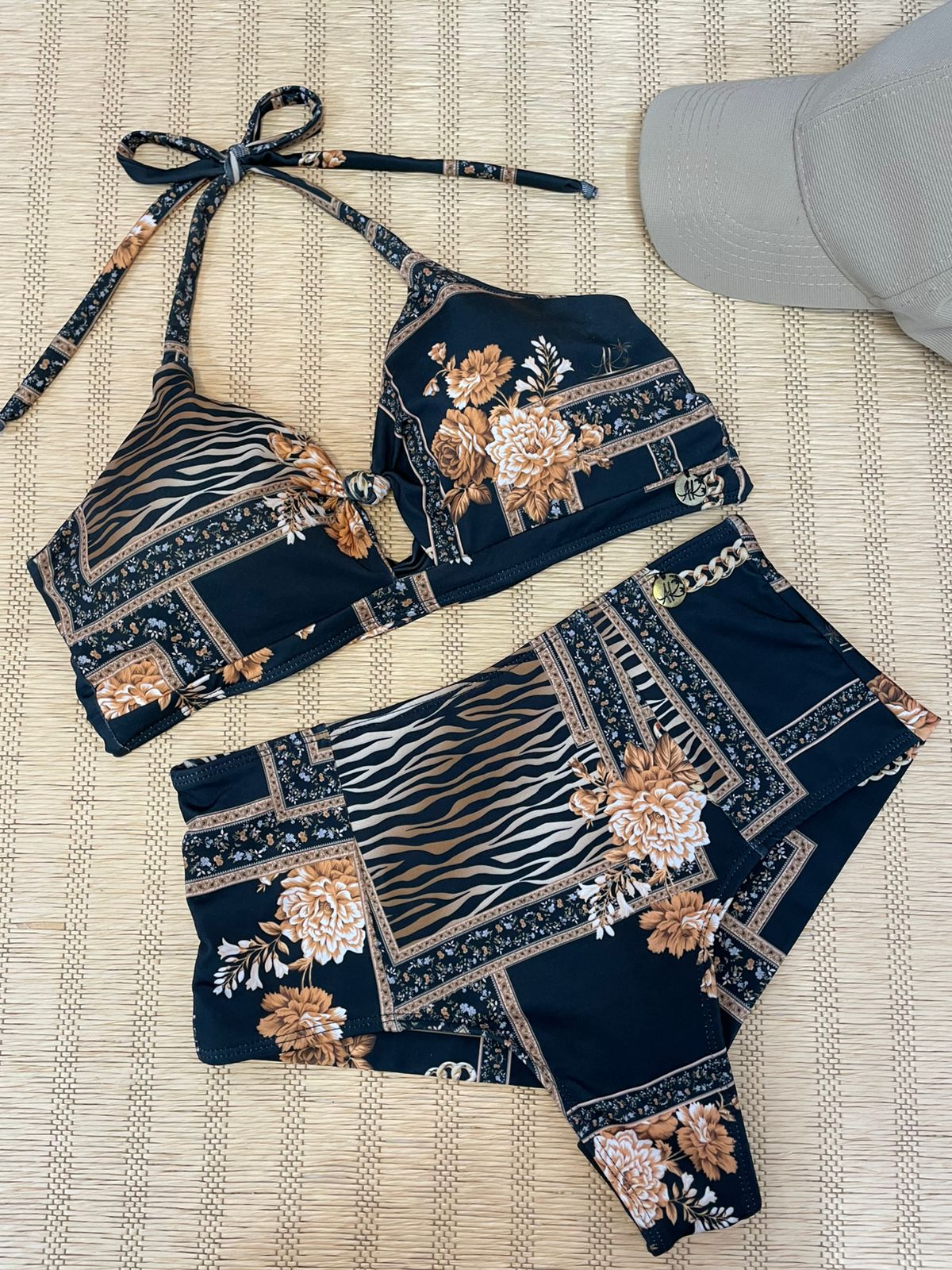 Biquíni de um Nó + Calcinha Hot Conforto (com estampa)