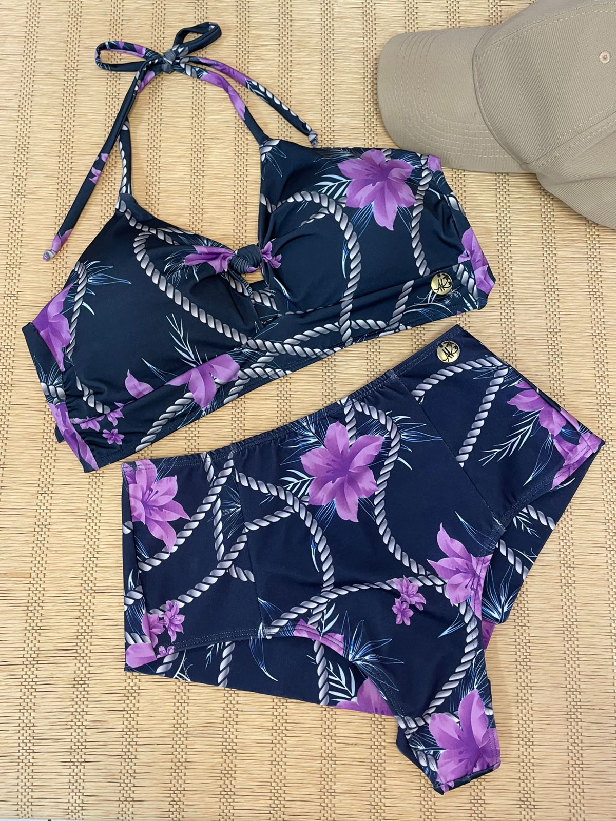 Biquíni de um Nó + Calcinha Hot Conforto (com estampa)