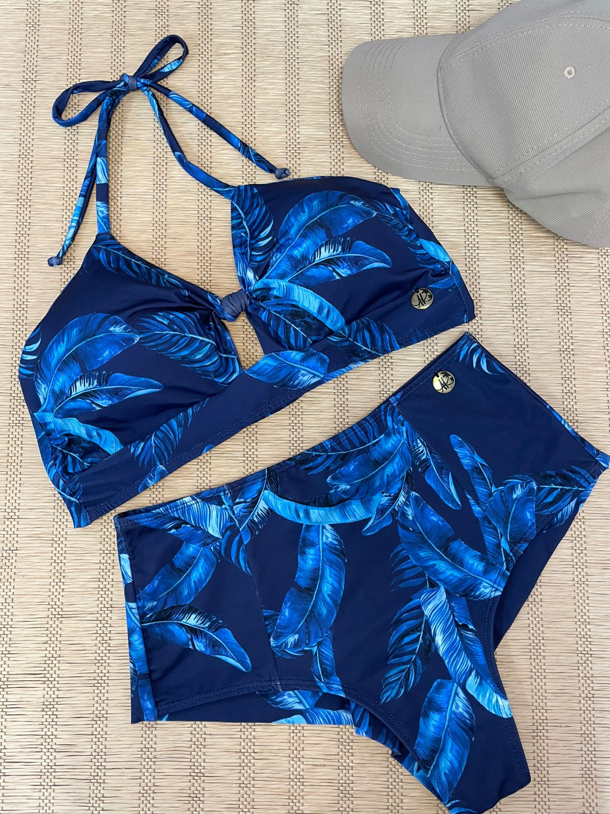 Biquíni de um Nó + Calcinha Hot Conforto (com estampa)